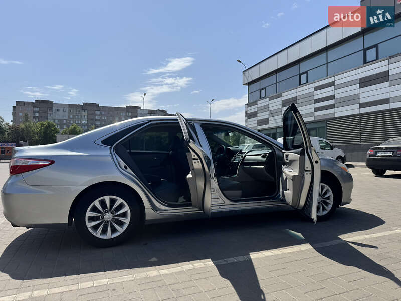 Седан Toyota Camry 2016 в Черкасах