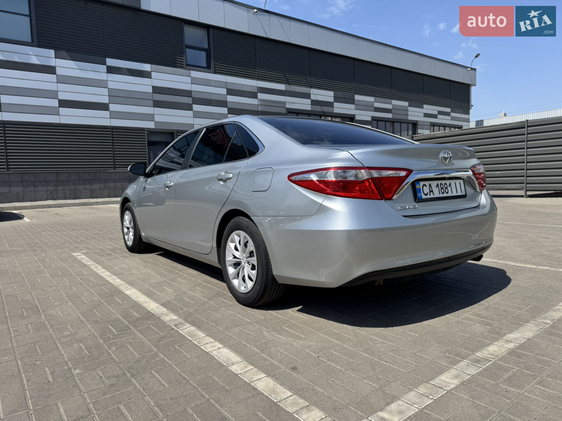 2016 Toyota Camry - мініатюра 12