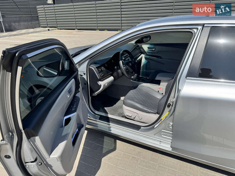 Седан Toyota Camry 2016 в Черкасах