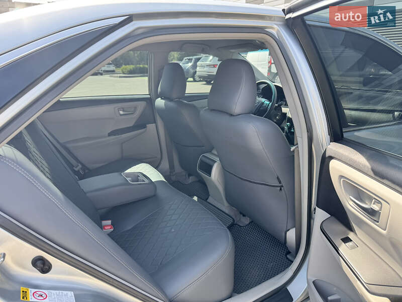 Седан Toyota Camry 2016 в Черкасах