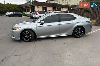 Седан Toyota Camry 2018 в 