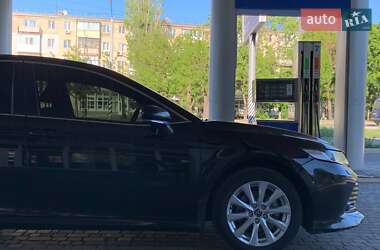 Седан Toyota Camry 2019 в 