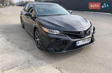 Седан Toyota Camry 2019 в Киеве