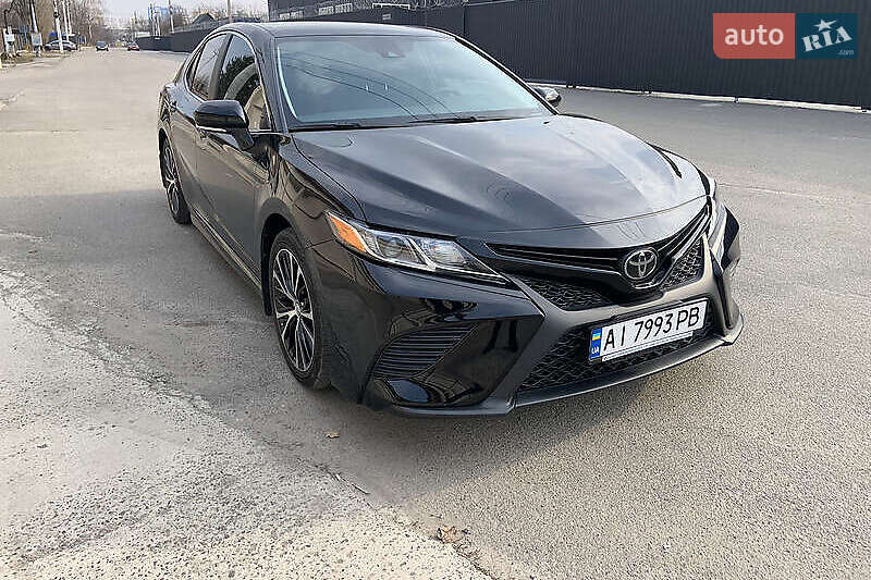 Седан Toyota Camry 2019 в 