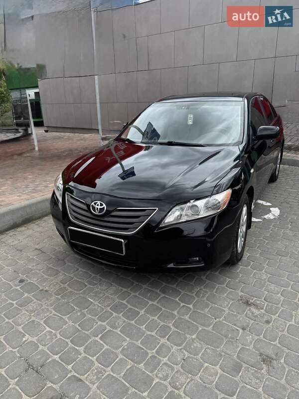 Седан Toyota Camry 2008 в Чернігові