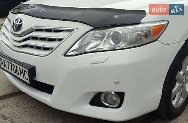 Седан Toyota Camry 2010 в 