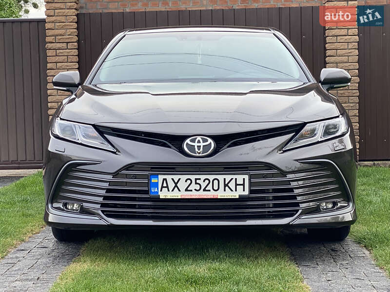 Седан Toyota Camry 2021 в Києві