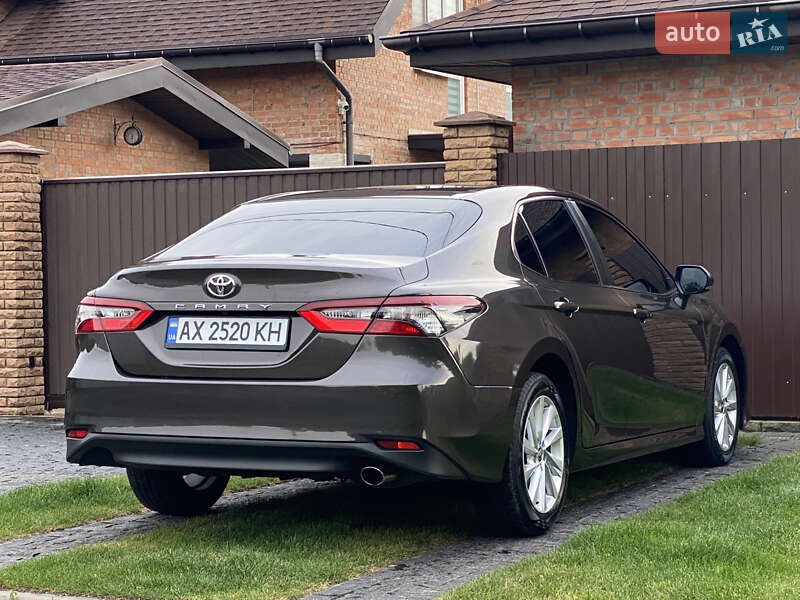 Седан Toyota Camry 2021 в Києві