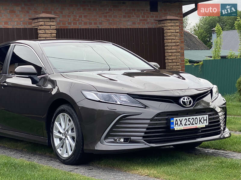 Седан Toyota Camry 2021 в Києві