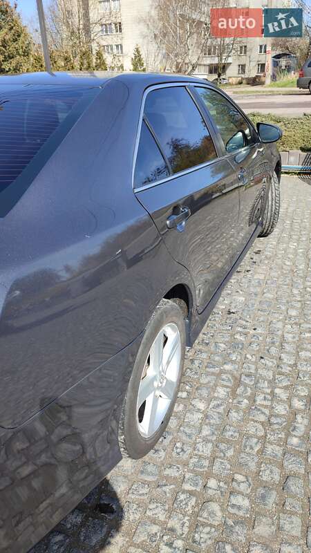 Седан Toyota Camry 2012 в Львове