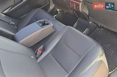Седан Toyota Camry 2013 в 
