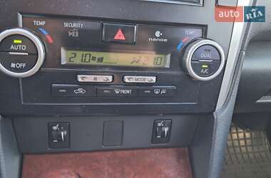Седан Toyota Camry 2013 в 