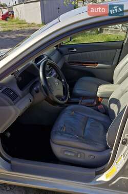Седан Toyota Camry 2004 в 