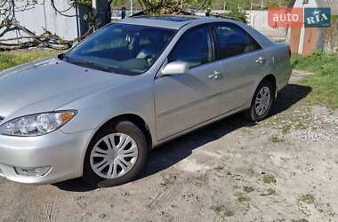 Седан Toyota Camry 2004 в 