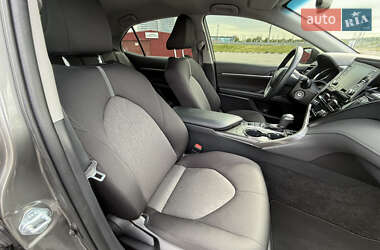 Седан Toyota Camry 2021 в 