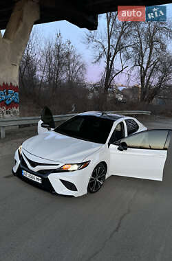 Седан Toyota Camry 2017 в 