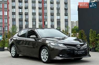 Седан Toyota Camry 2019 в 