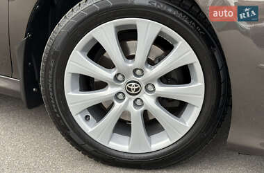 Седан Toyota Camry 2019 в 