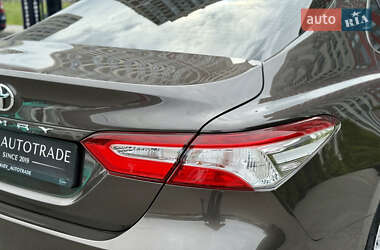 Седан Toyota Camry 2019 в 