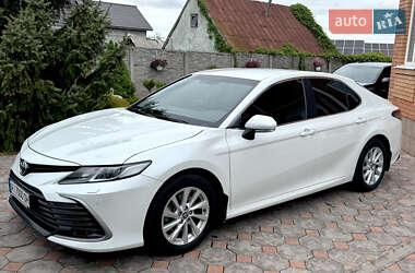 Седан Toyota Camry 2021 в 