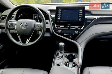 Седан Toyota Camry 2021 в 
