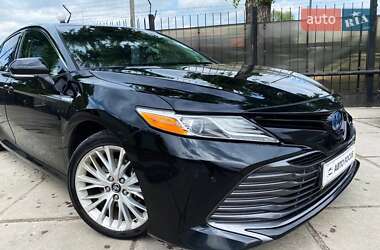 Седан Toyota Camry 2017 в 