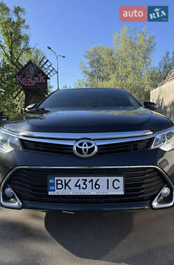 Седан Toyota Camry 2016 в 