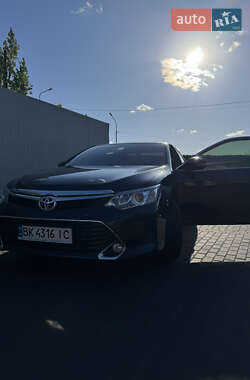 Седан Toyota Camry 2016 в 