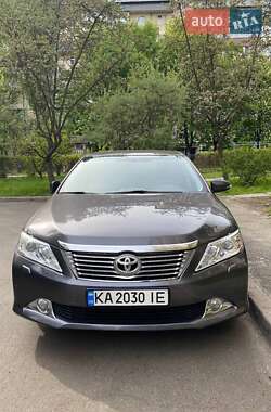 Седан Toyota Camry 2013 в 