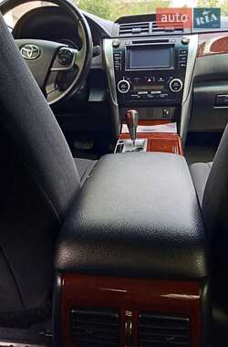 Седан Toyota Camry 2013 в 