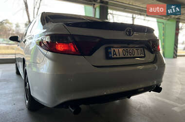 Седан Toyota Camry 2015 в 
