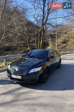 Седан Toyota Camry 2008 в Великому Березному