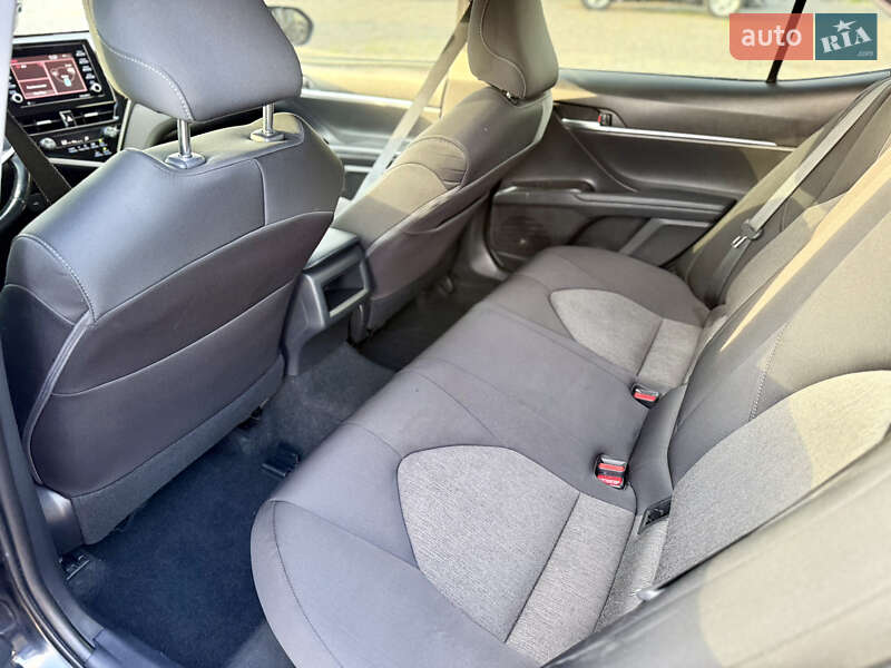 Седан Toyota Camry 2021 в Киеве