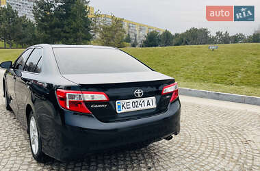 Седан Toyota Camry 2013 в 