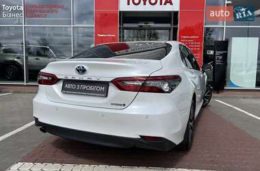 Седан Toyota Camry 2021 в 