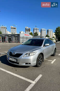 Седан Toyota Camry 2008 в Киеве