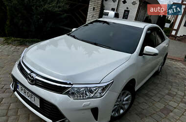 Седан Toyota Camry 2016 в 