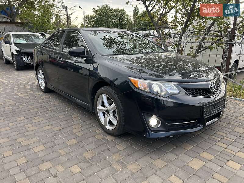 Седан Toyota Camry 2015 в Одессе