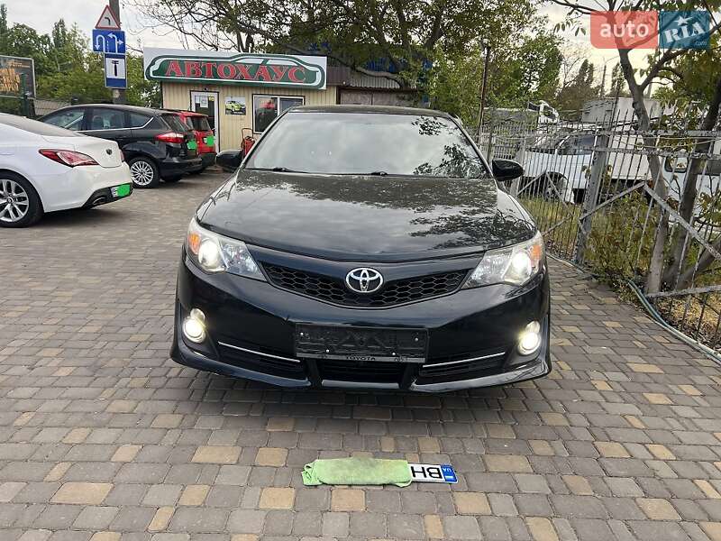 Седан Toyota Camry 2015 в Одессе