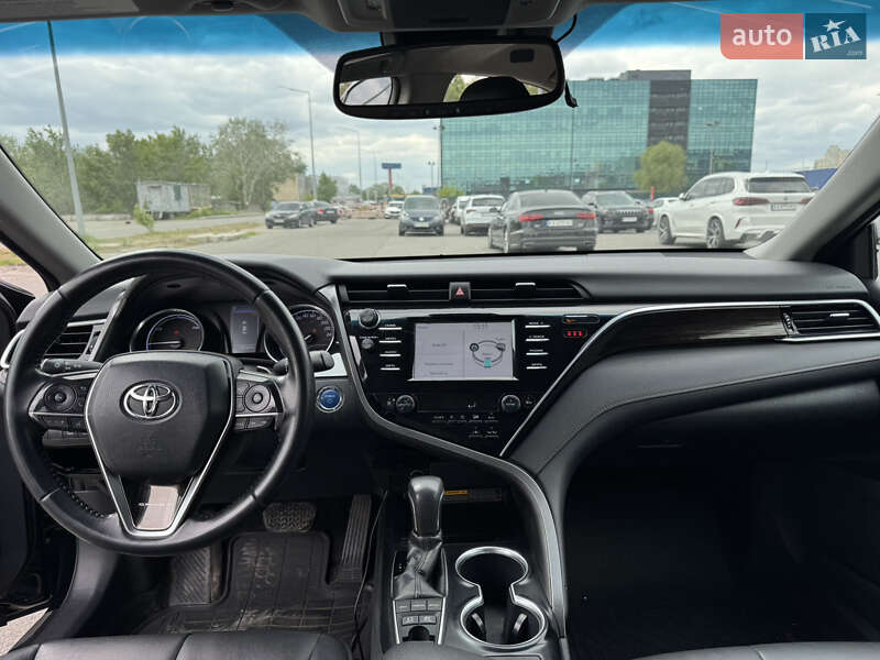 Седан Toyota Camry 2017 в Києві