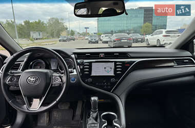 Седан Toyota Camry 2017 в 