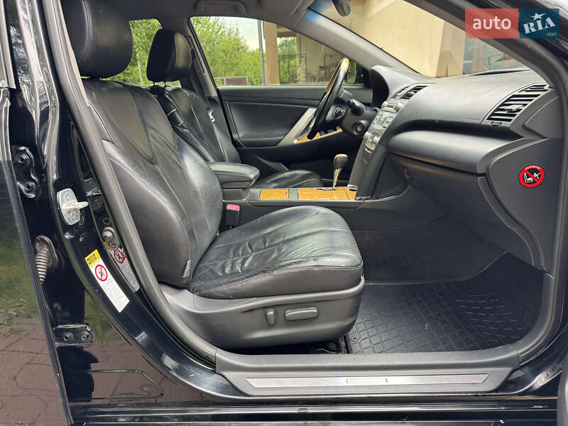 Седан Toyota Camry 2007 в Мукачевому