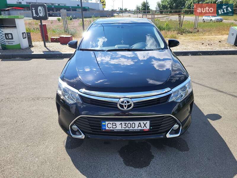 Седан Toyota Camry 2017 в Киеве