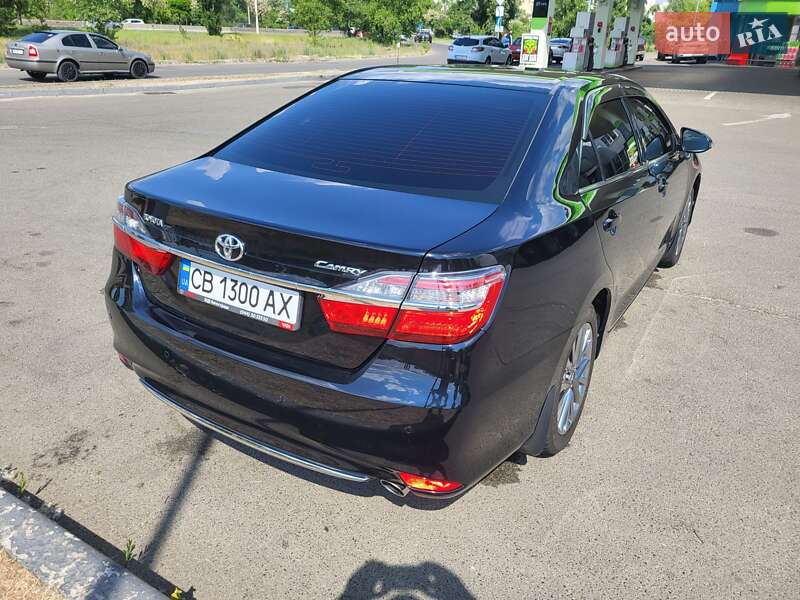 Седан Toyota Camry 2017 в Киеве