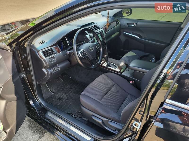 Седан Toyota Camry 2017 в Киеве