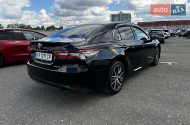 Седан Toyota Camry 2023 в 