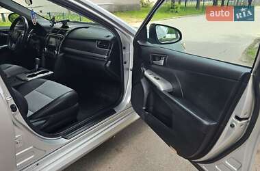 Седан Toyota Camry 2014 в 