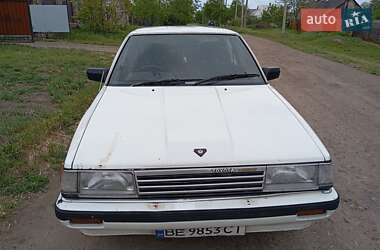 Седан Toyota Camry 1985 в Первомайске
