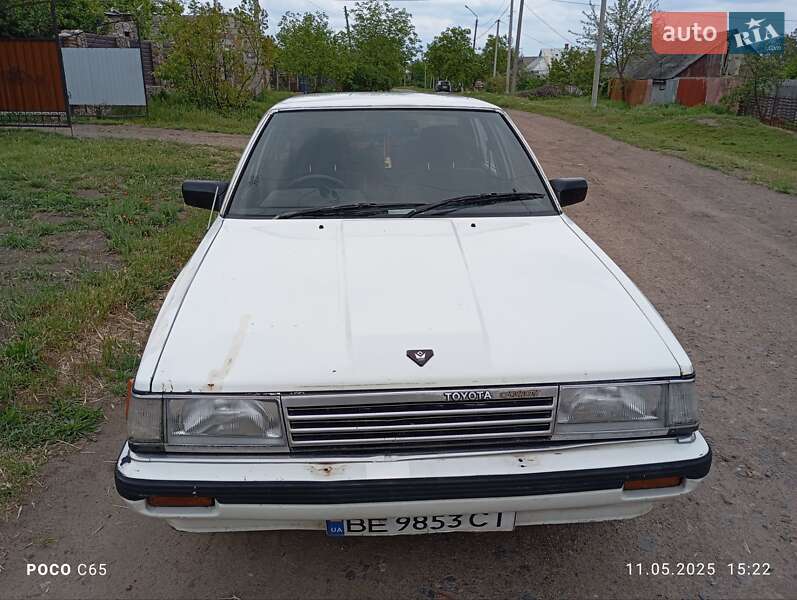 Toyota Camry 1985