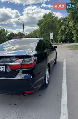 Седан Toyota Camry 2015 в 
